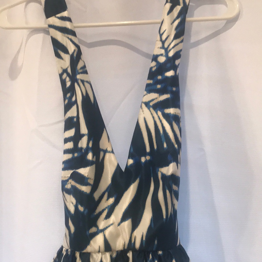 Dress - Picture 3 of 5